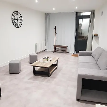 Apartment Centre
